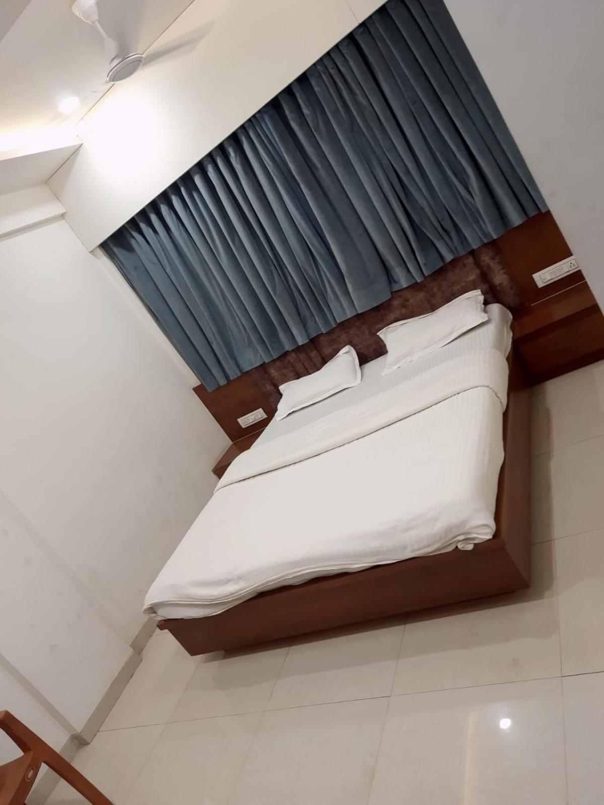 Hotel Murlidhar Rooms Kāsandra Εξωτερικό φωτογραφία
